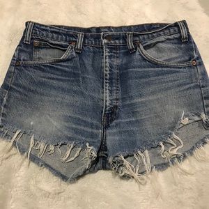 Vintage Levi’s jean shorts 505